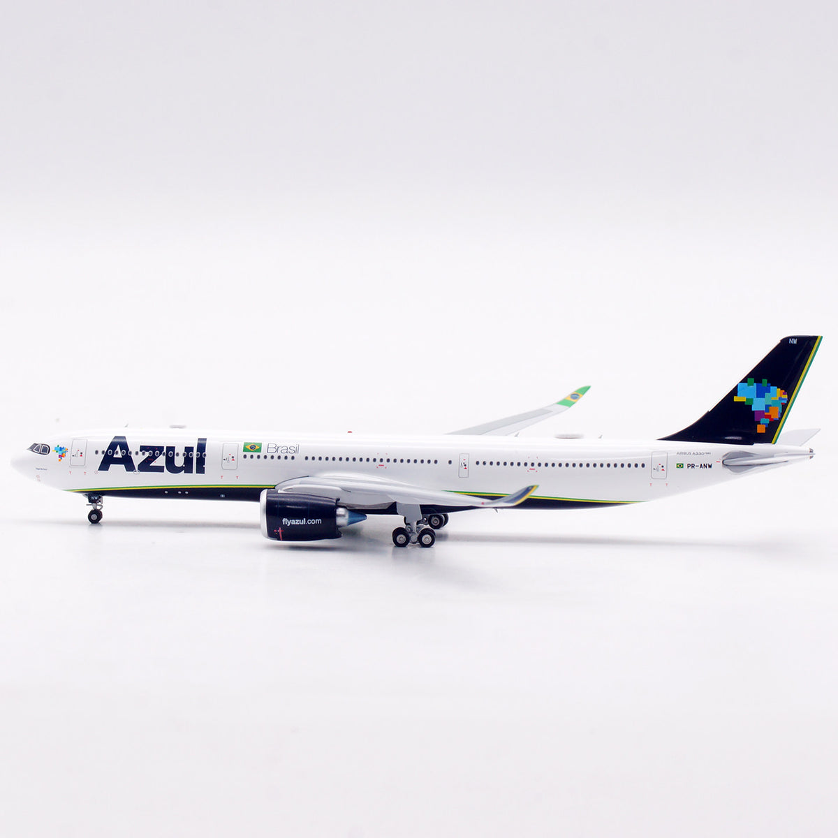 1/400 Azul A330-900NEO PR-ANW AV4416 - image 4