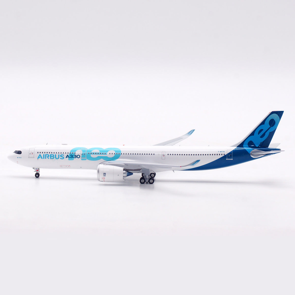 1/400 Airbus Industrie A330-900NEO F-WTTN AV4421 - image 4