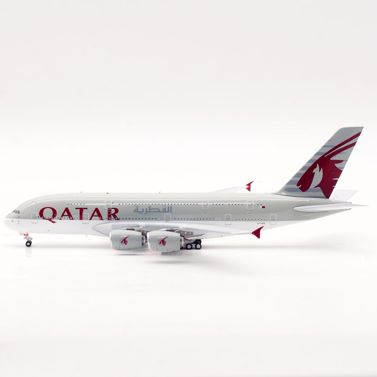 1/400 Qatar A380 A7-APE AV4429 - image 4
