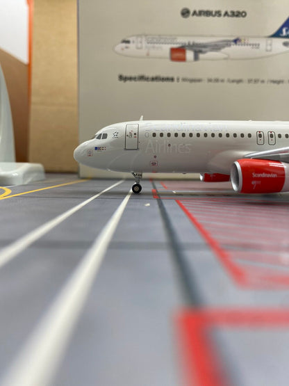 1/200 SAS Scandinavian Airlines A320 OY-KAN HG30022 - image 4