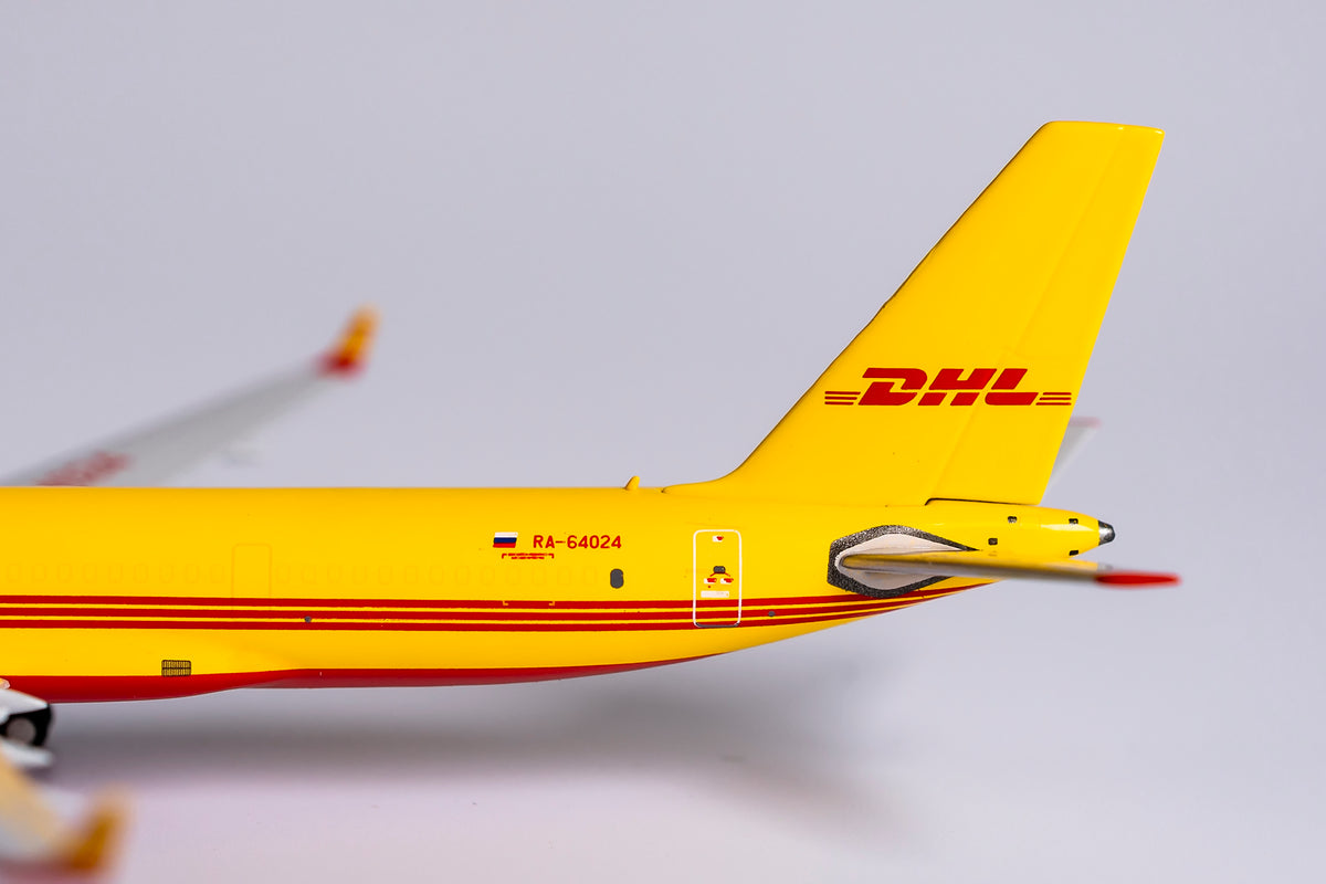 1/400 DHL Tu-204-100S RA-64024 NG40005