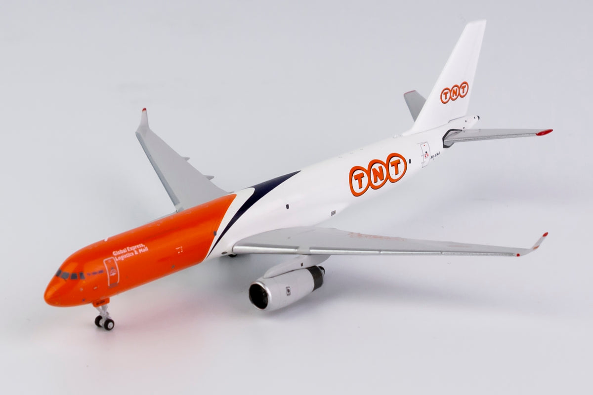 1/400 TNT Tu-204-120 SU-EAG NG40010