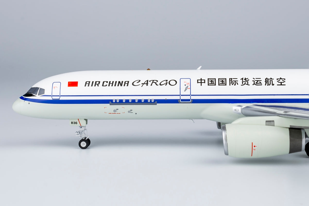 1/200 Air China Cargo Boeing 757-200 B-2836 NG42011