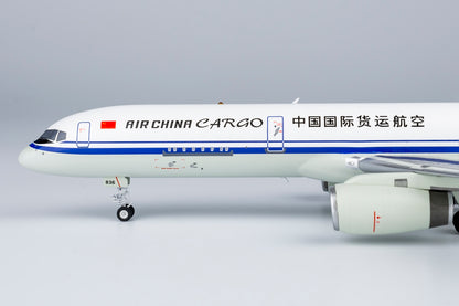 1/200 Air China Cargo Boeing 757-200 B-2836 NG42011