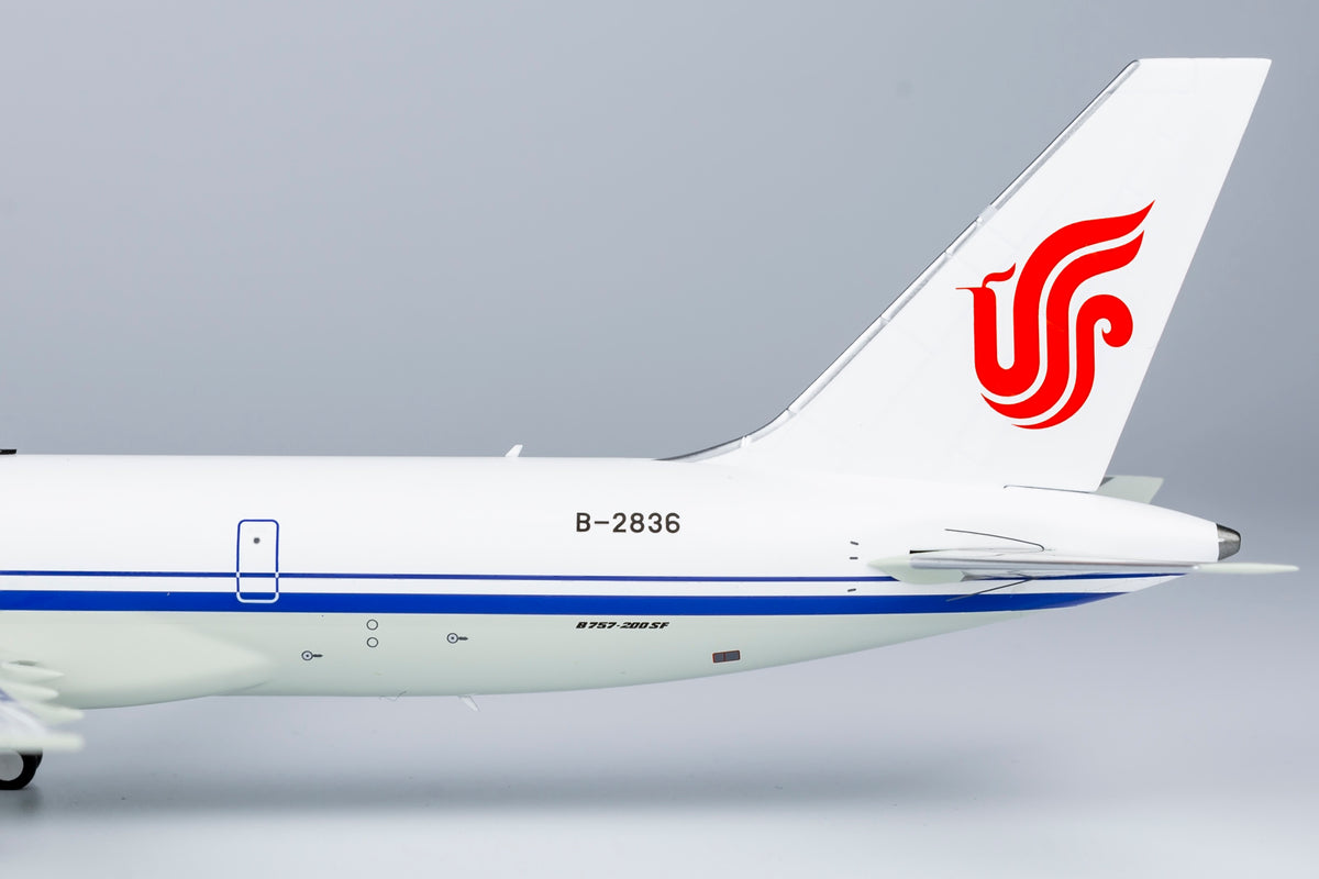 1/200 Air China Cargo Boeing 757-200 B-2836 NG42011