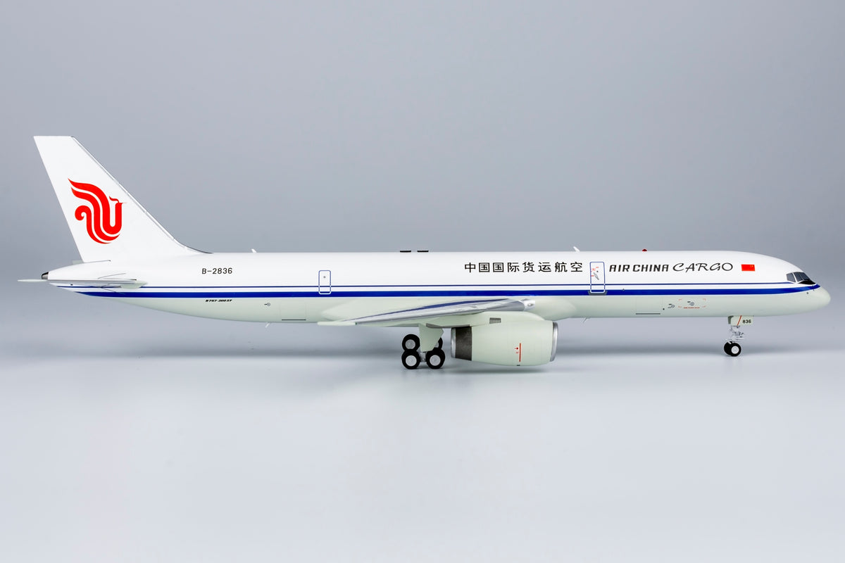 1/200 Air China Cargo Boeing 757-200 B-2836 NG42011