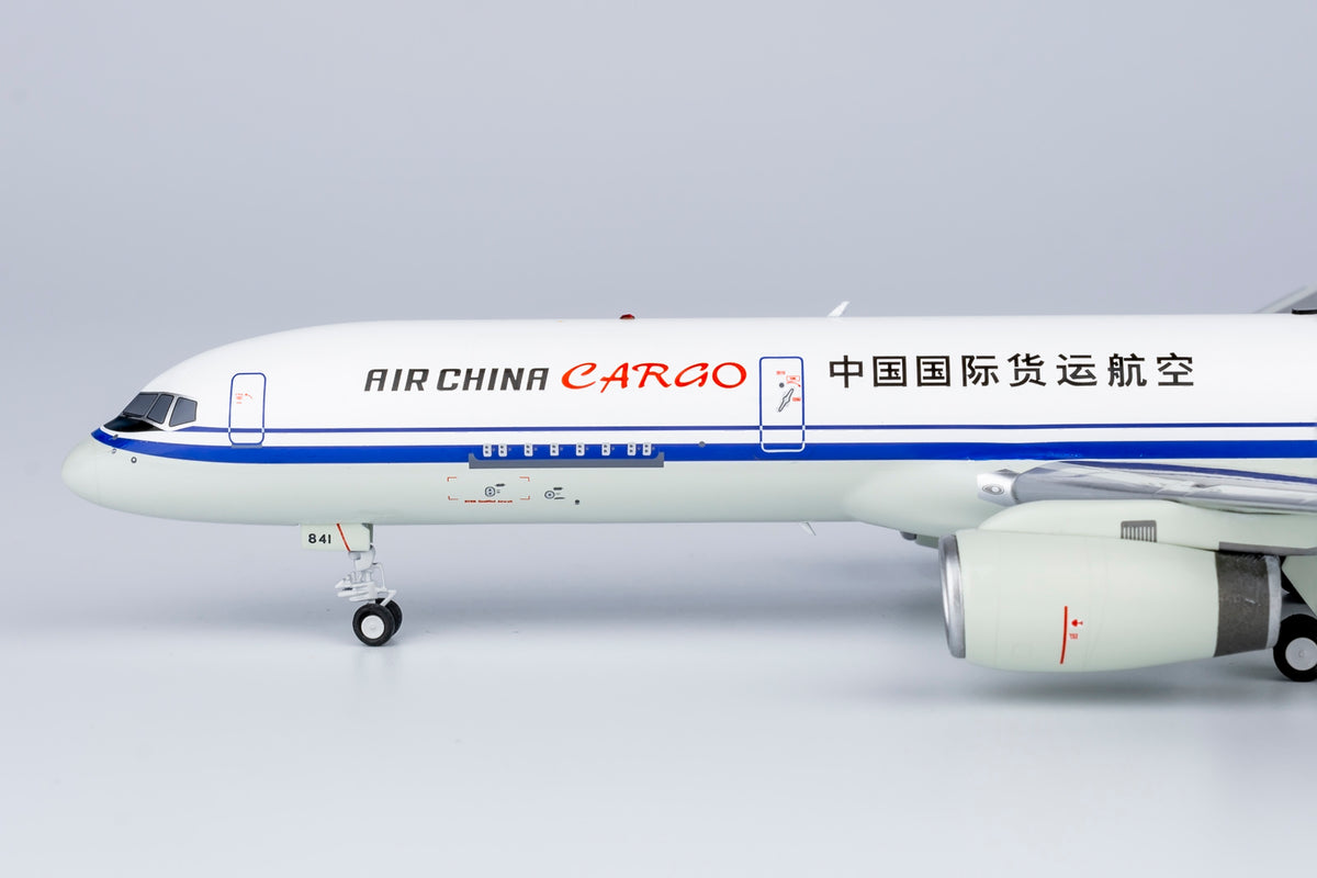 1/200 Air China Cargo Boeing 757-200 B-2841 NG42012