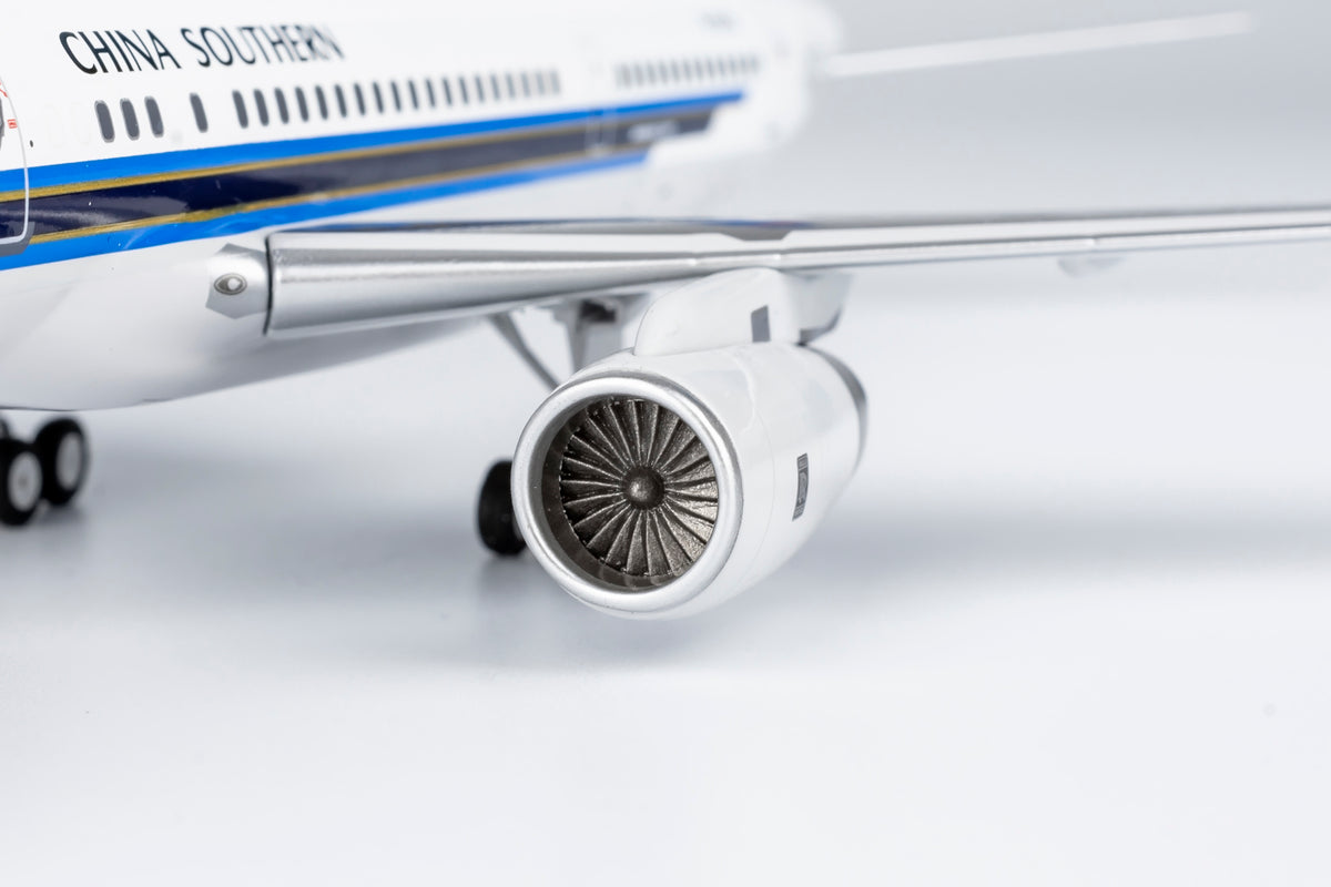 1/200 China Southern Airlines Boeing 757-200 B-2815 NG42017