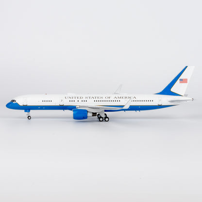 1/200 United States Air Force C-32A (757-200) 98-0001 NG42041