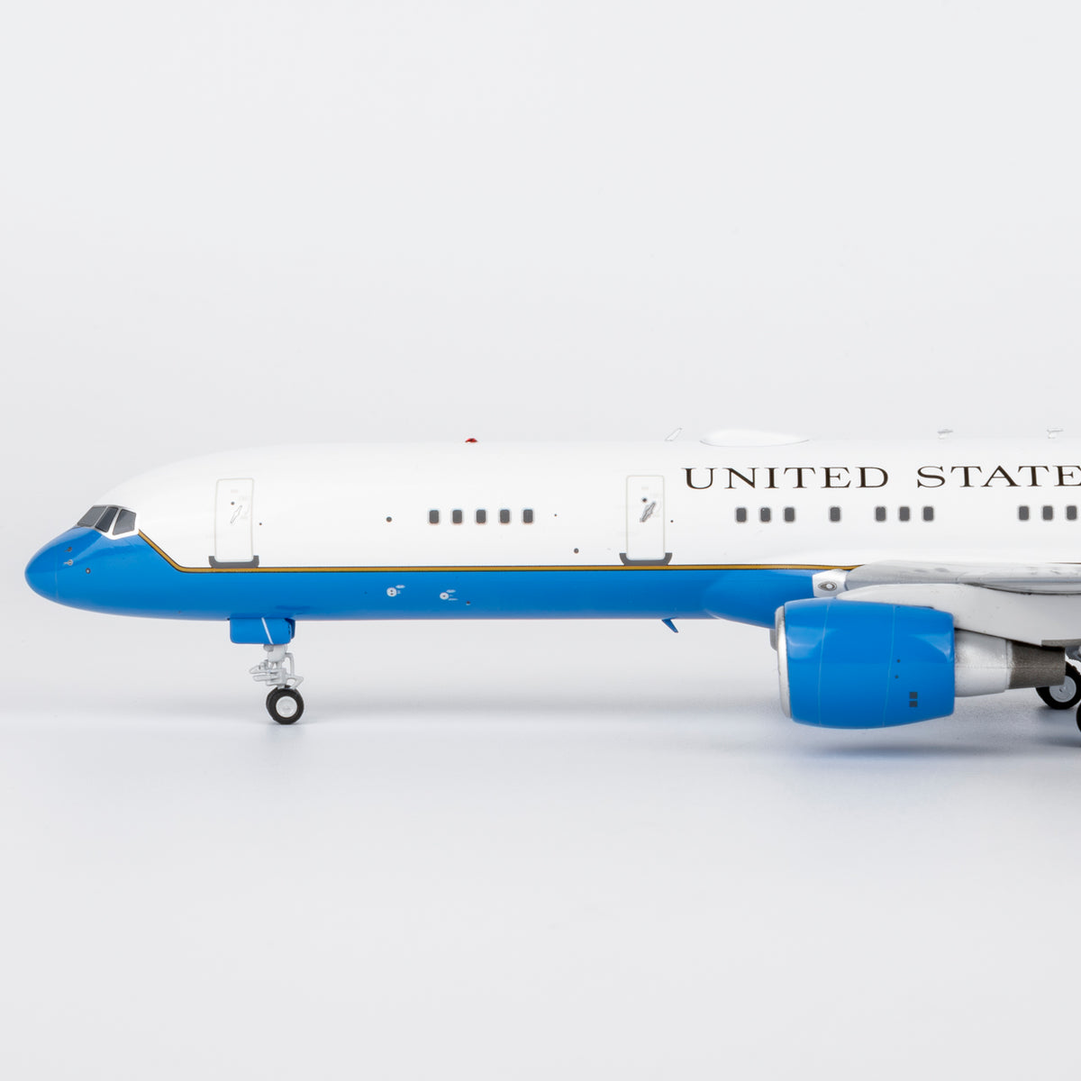 1/200 United States Air Force C-32A (757-200) 98-0001 NG42041