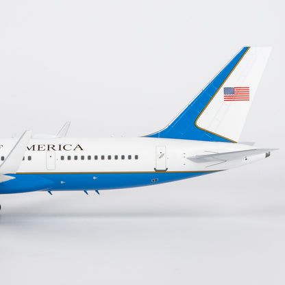 1/200 United States Air Force C-32A (757-200) 98-0001 NG42041