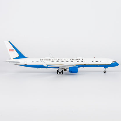 1/200 United States Air Force C-32A (757-200) 98-0001 NG42041