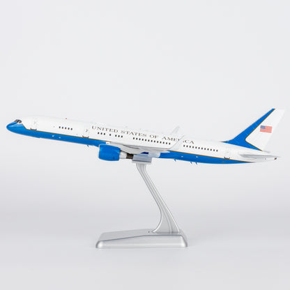 1/200 United States Air Force C-32A (757-200) 98-0001 NG42041