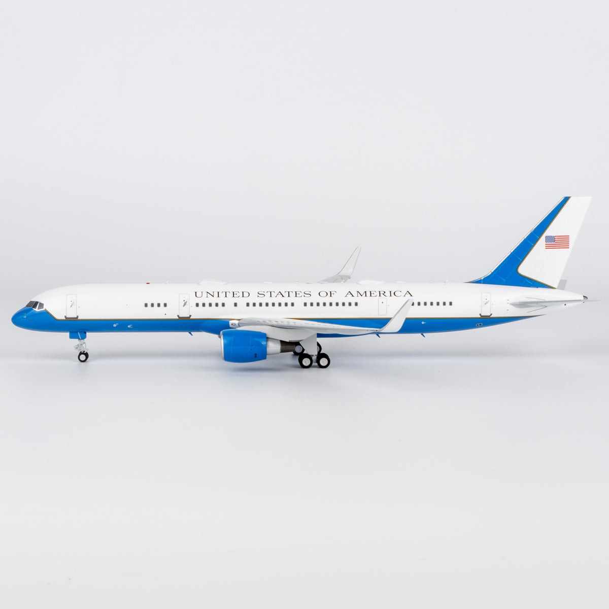 1/200 United States Air Force C-32A (757-200) 19-0018 NG42042
