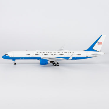 1/200 United States Air Force C-32A (757-200) 19-0018 NG42042