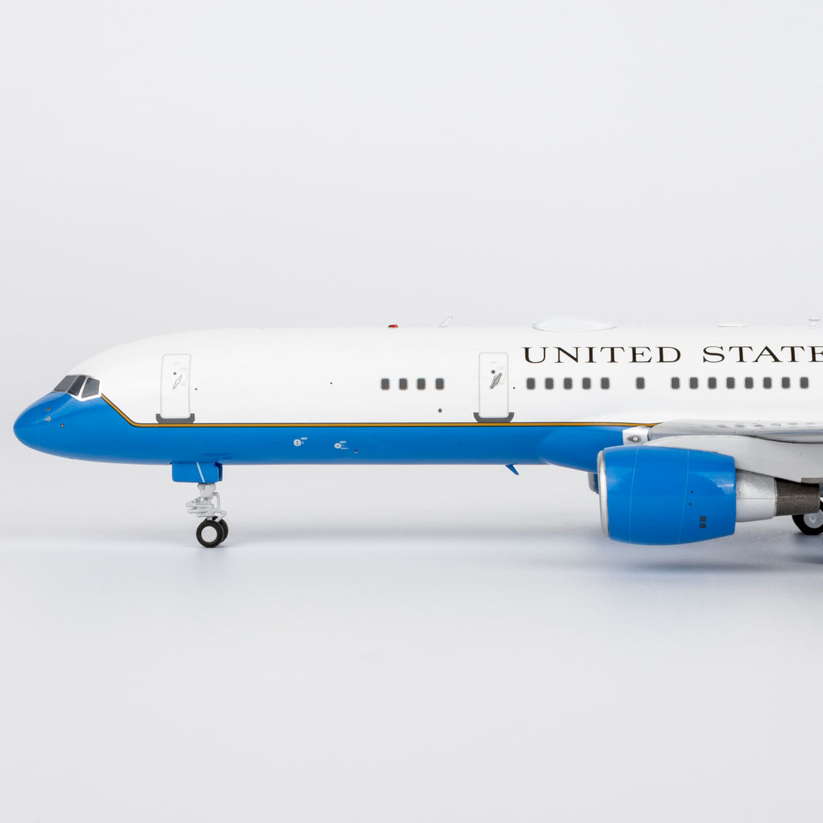 1/200 United States Air Force C-32A (757-200) 19-0018 NG42042