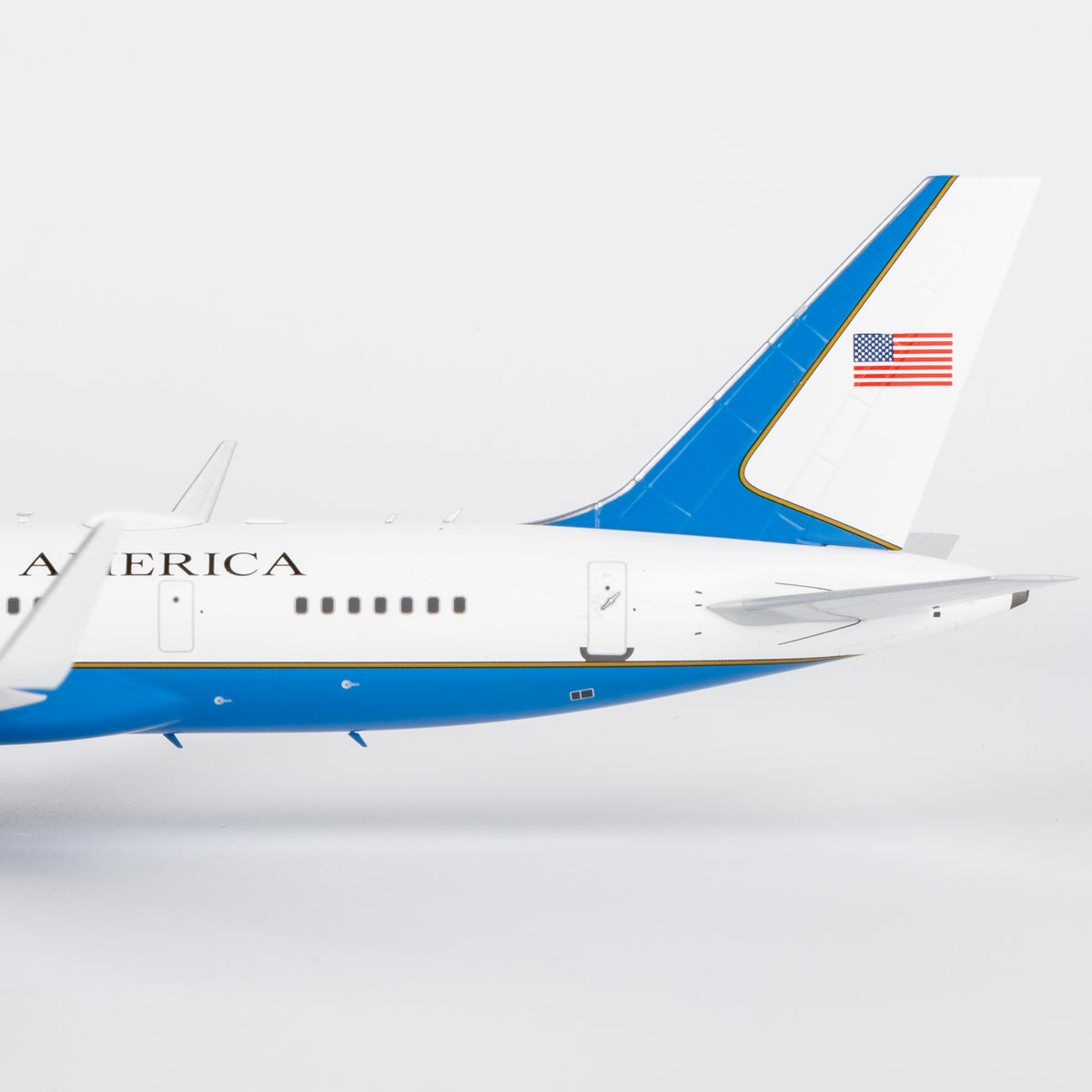 1/200 United States Air Force C-32A (757-200) 19-0018 NG42042