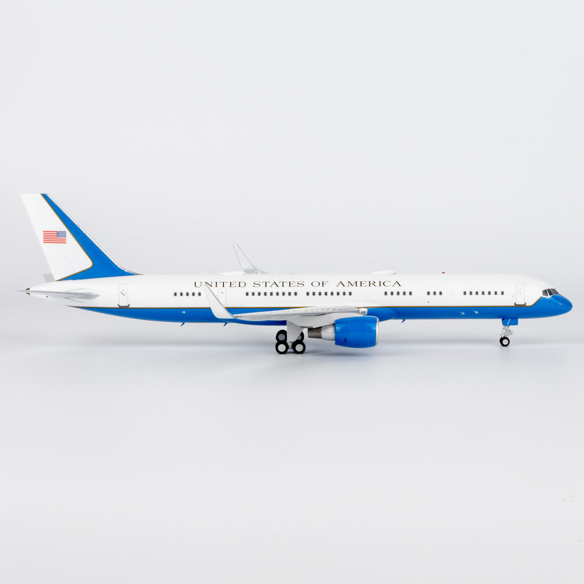 1/200 United States Air Force C-32A (757-200) 19-0018 NG42042