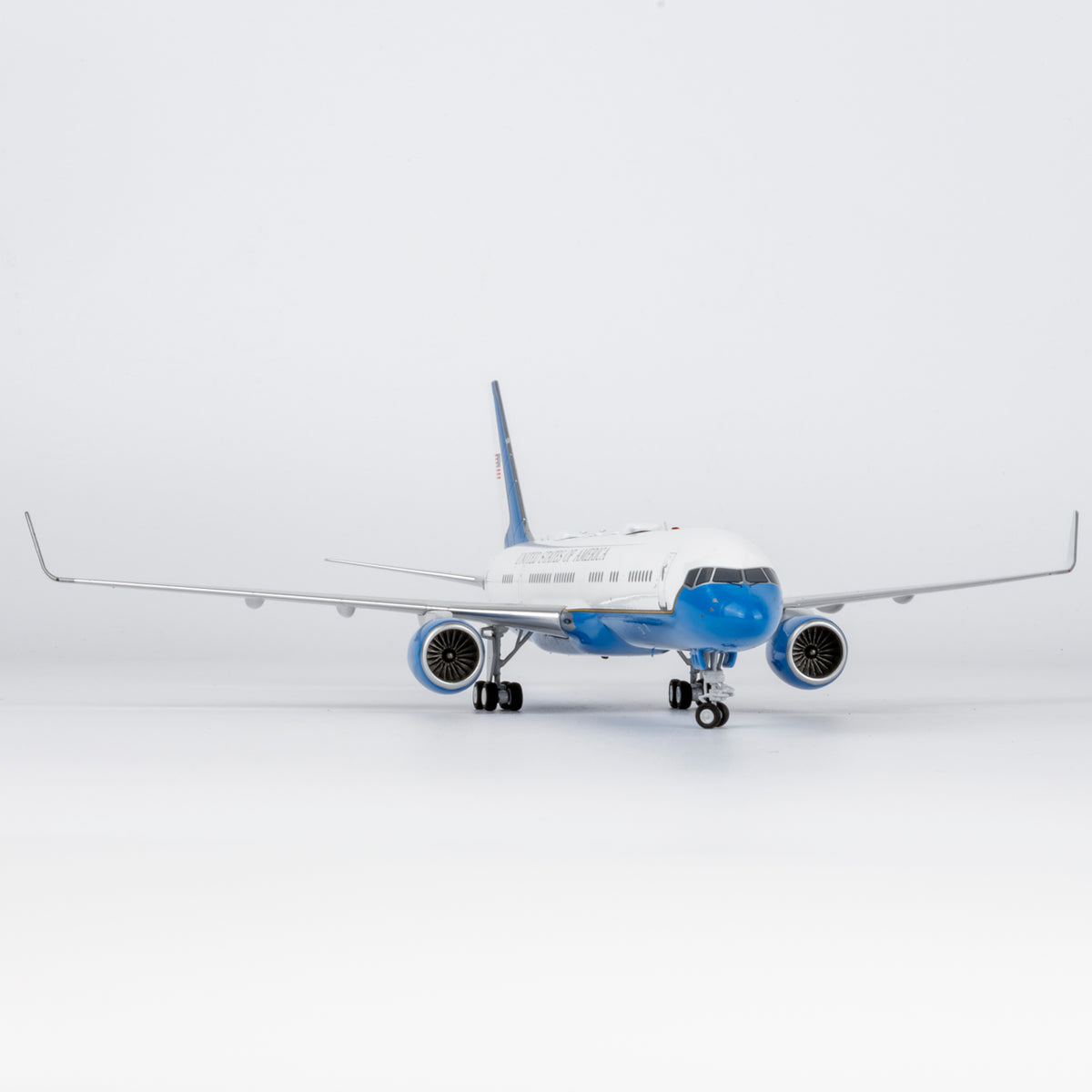 1/200 United States Air Force C-32A (757-200) 19-0018 NG42042