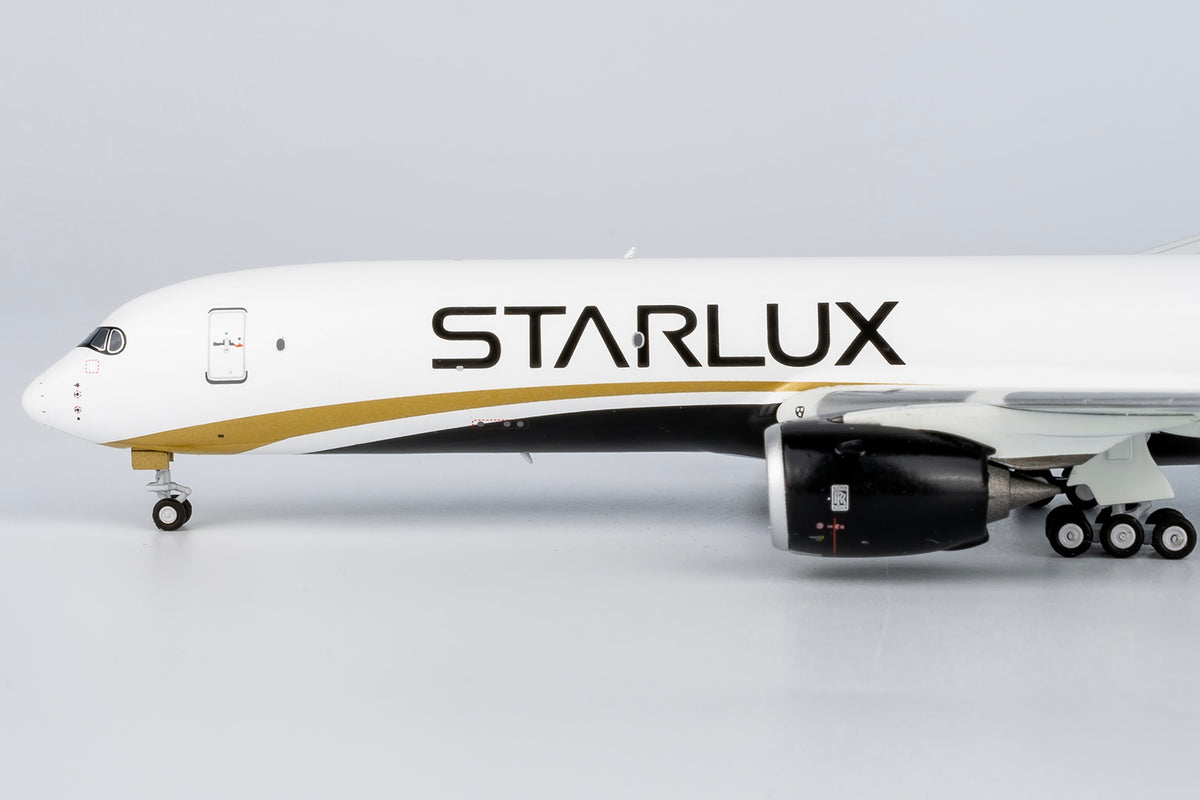 1/400 Starlux Airlines Airbus A350F NG46005