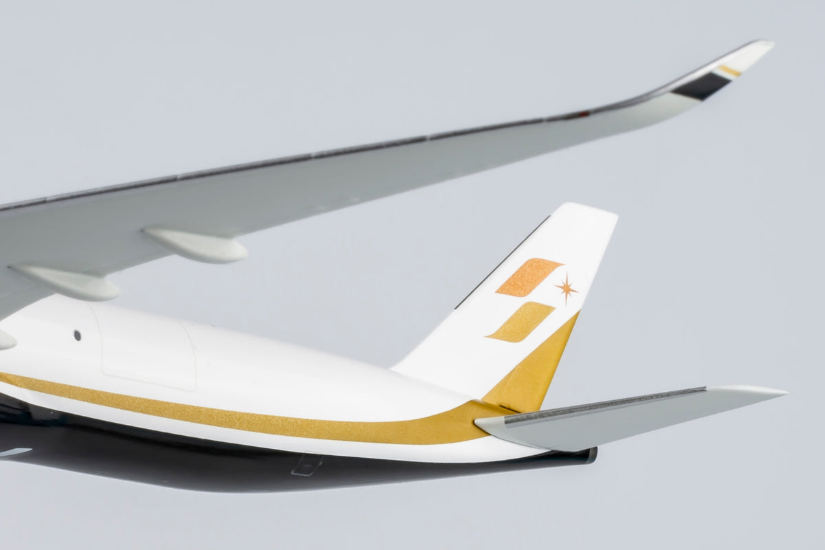 1/400 Starlux Airlines Airbus A350F NG46005