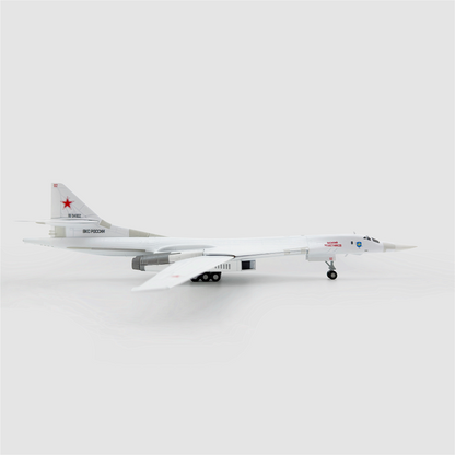 1/200 Russian Air Force Tu-160 572118 - image 5