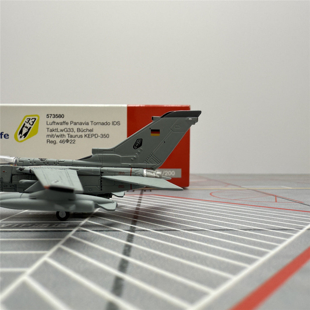 1/200 Luftwaffe Tornado 46+22 573580 - image 5
