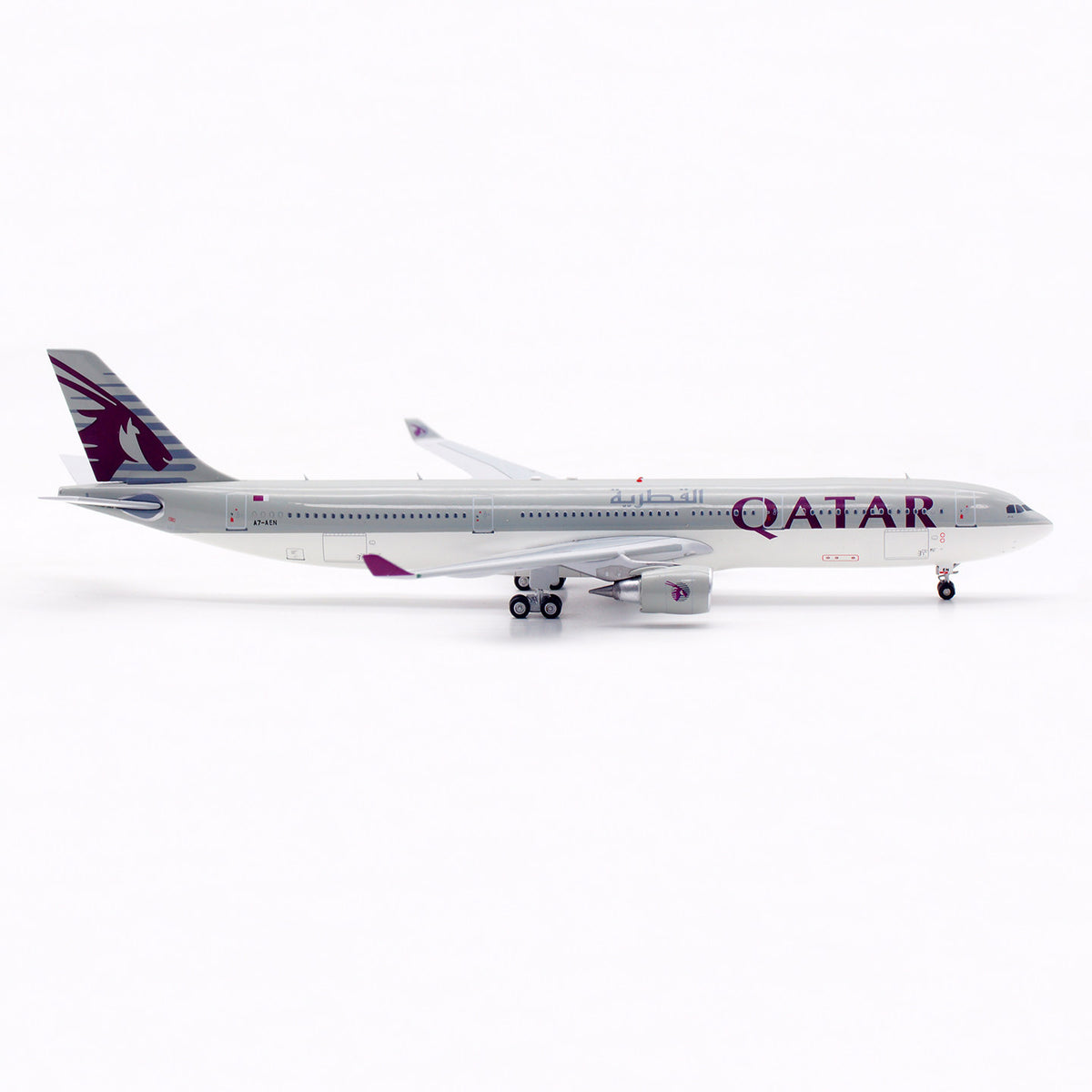1/400 Qatar A330-300 A7-AEN AV4355 - image 5