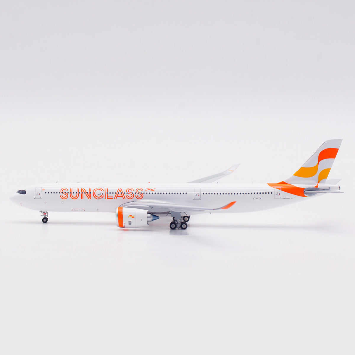 1/400 Sunclass Airlines A330-900NEO OY-VKP AV4415 - image 5