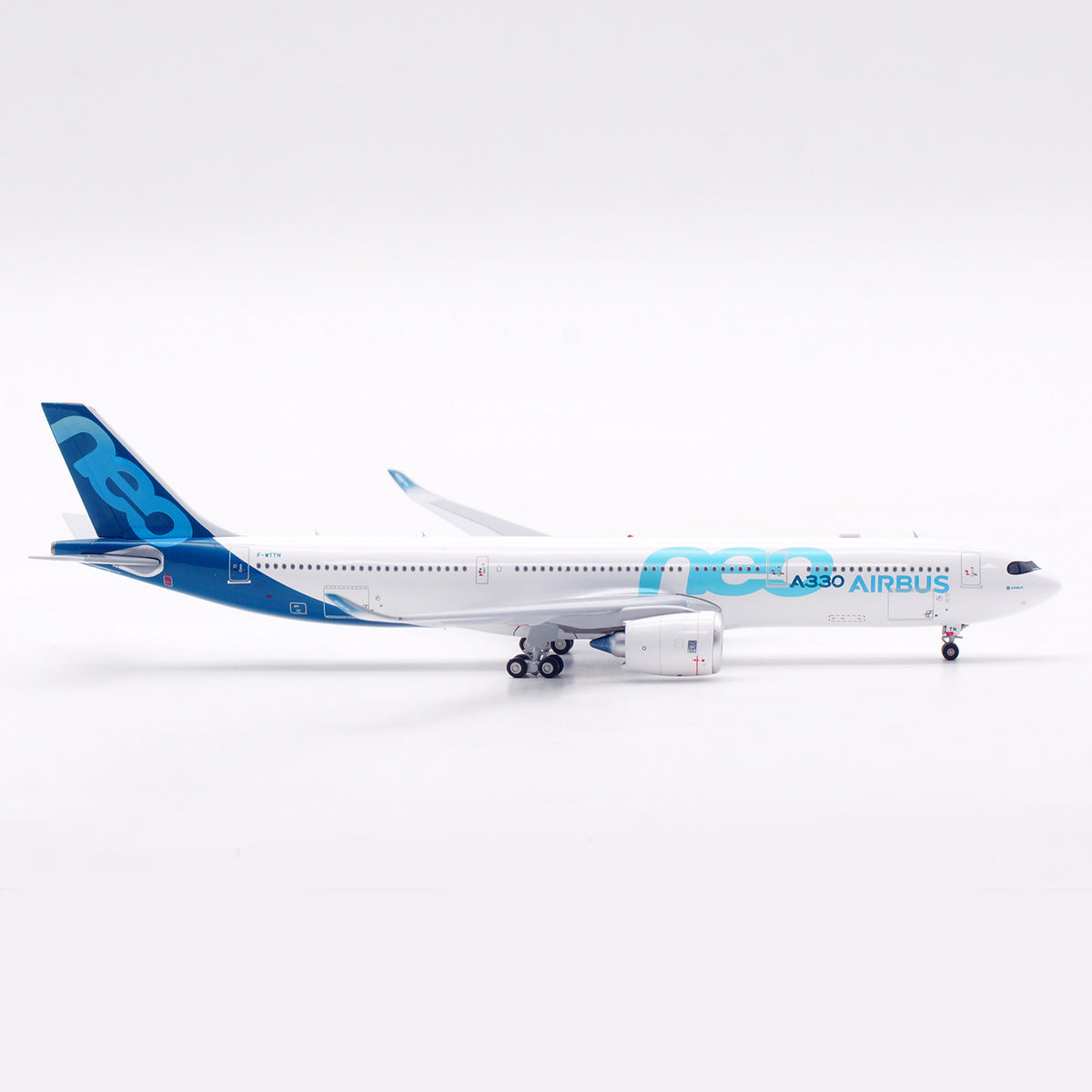 1/400 Airbus Industrie A330-900NEO F-WTTN AV4421 - image 5