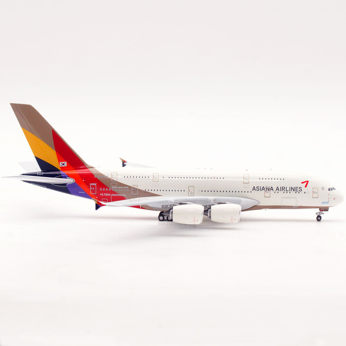 1/400 Asiana Airlines A380 HL7634 AV4428 - image 5