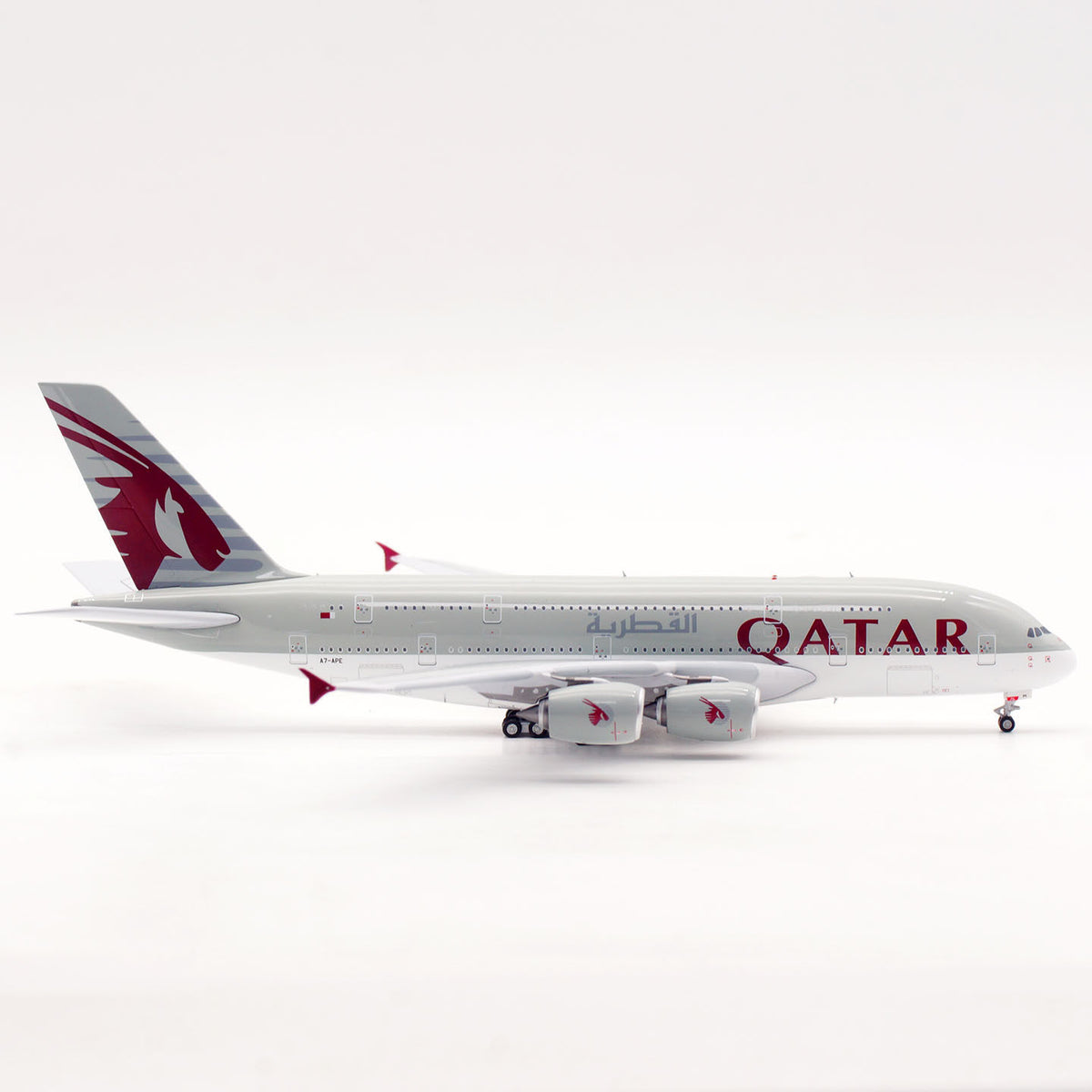 1/400 Qatar A380 A7-APE AV4429 - image 5