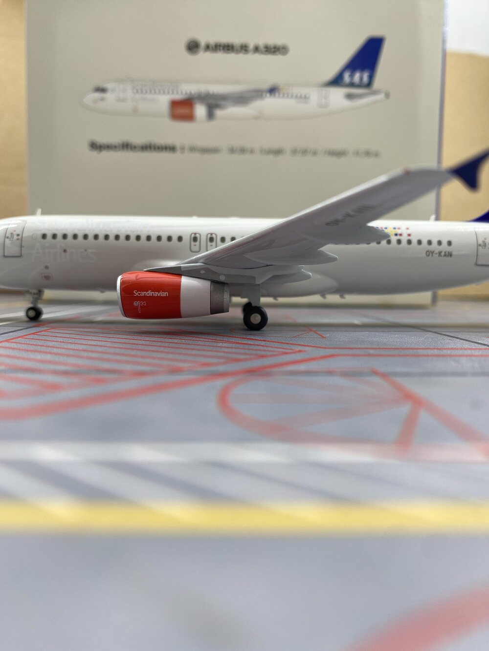 1/200 SAS Scandinavian Airlines A320 OY-KAN HG30022 - image 5