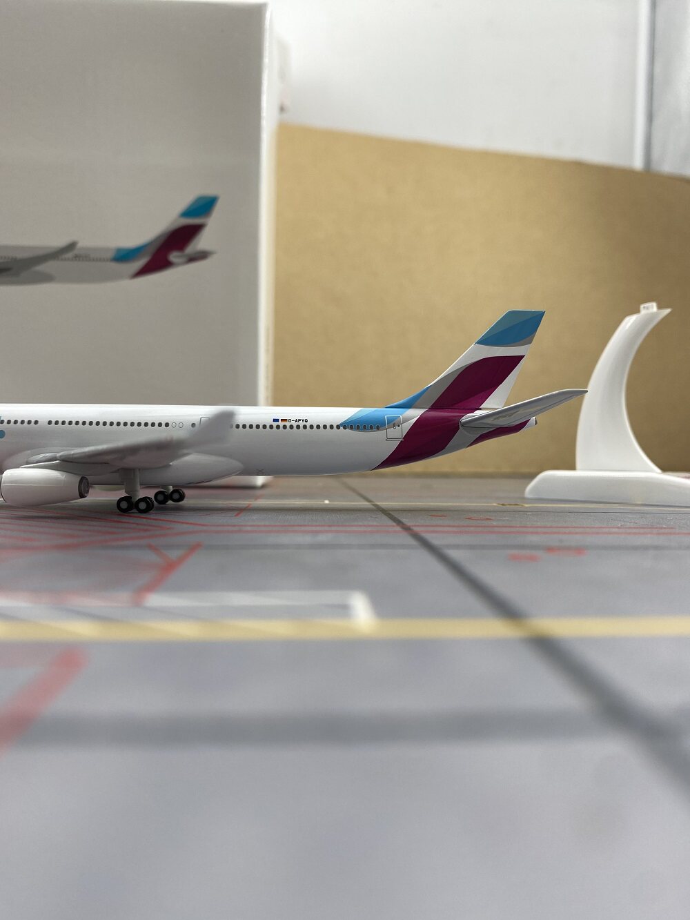 1/400 Eurowings A330-300 D-AFYQ LW400EWD001 - image 5