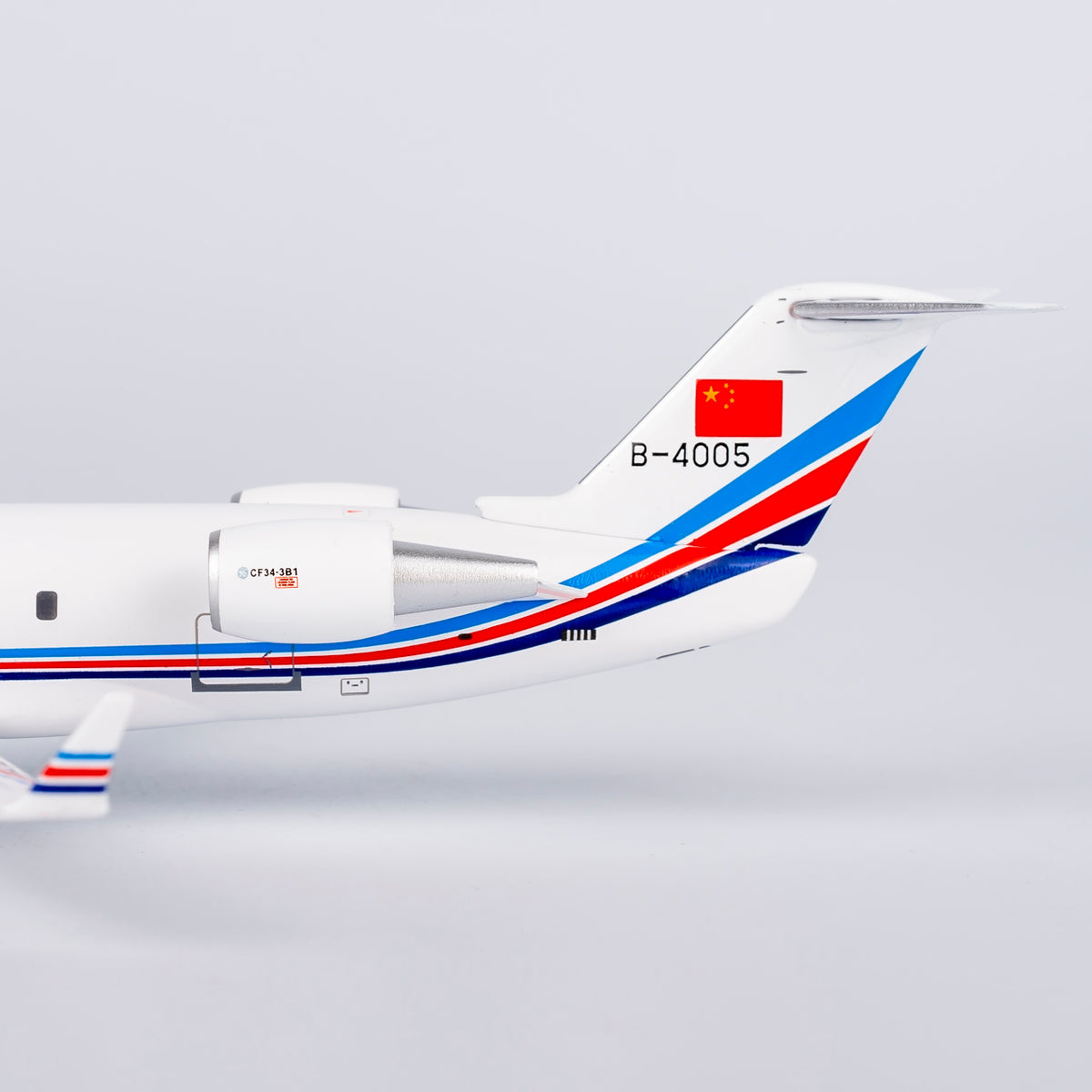 1/200 PLA Air Force CRJ-200LR B-4005 NG52091