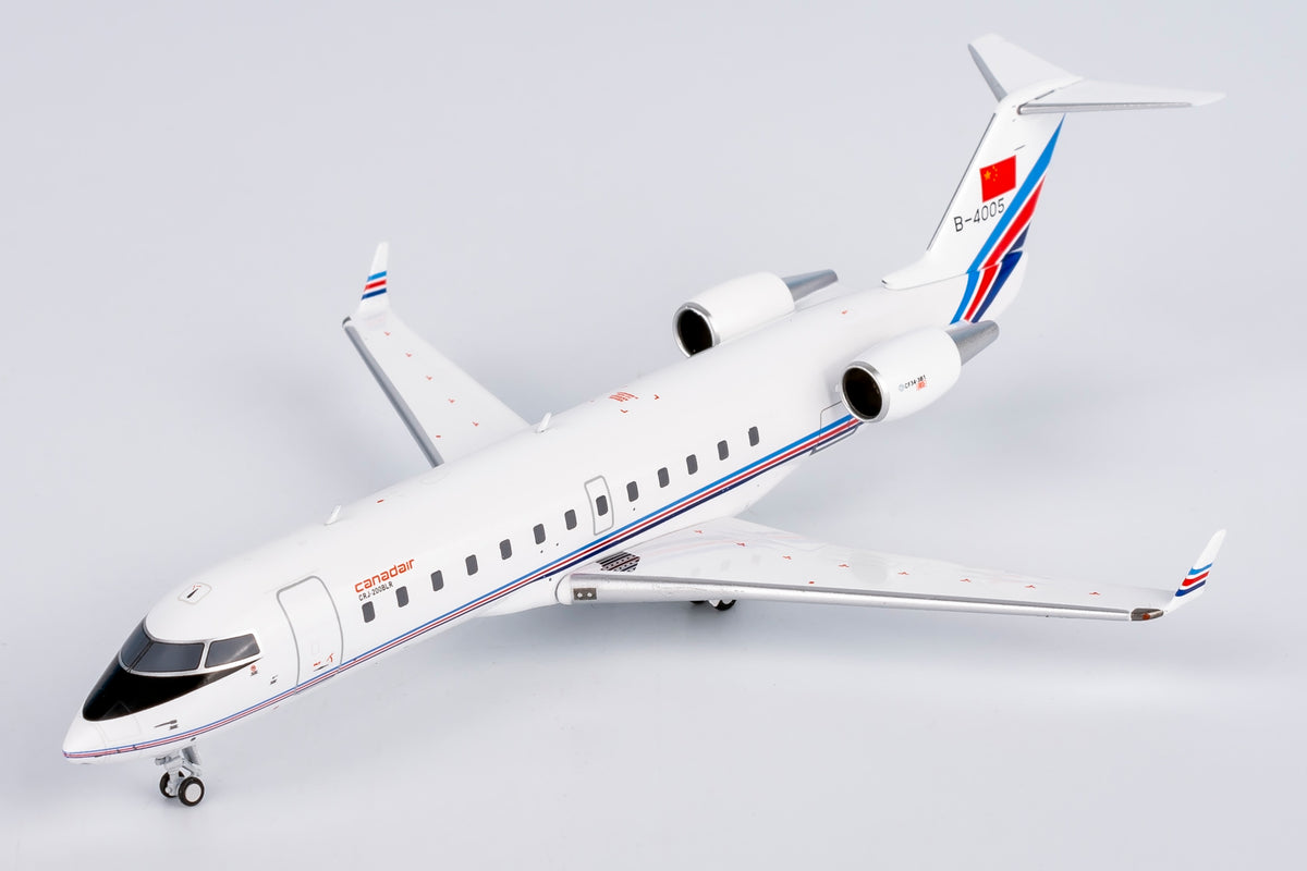 1/200 PLA Air Force CRJ-200LR B-4005 NG52091
