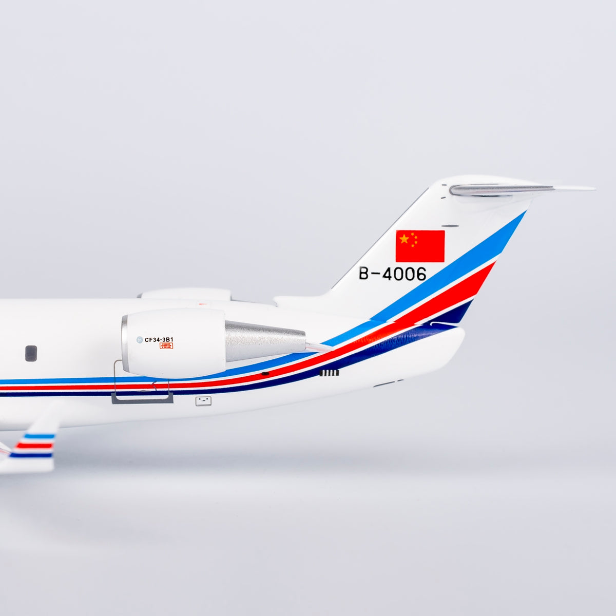 1/200 PLA Air Force CRJ-200LR B-4006 NG52092