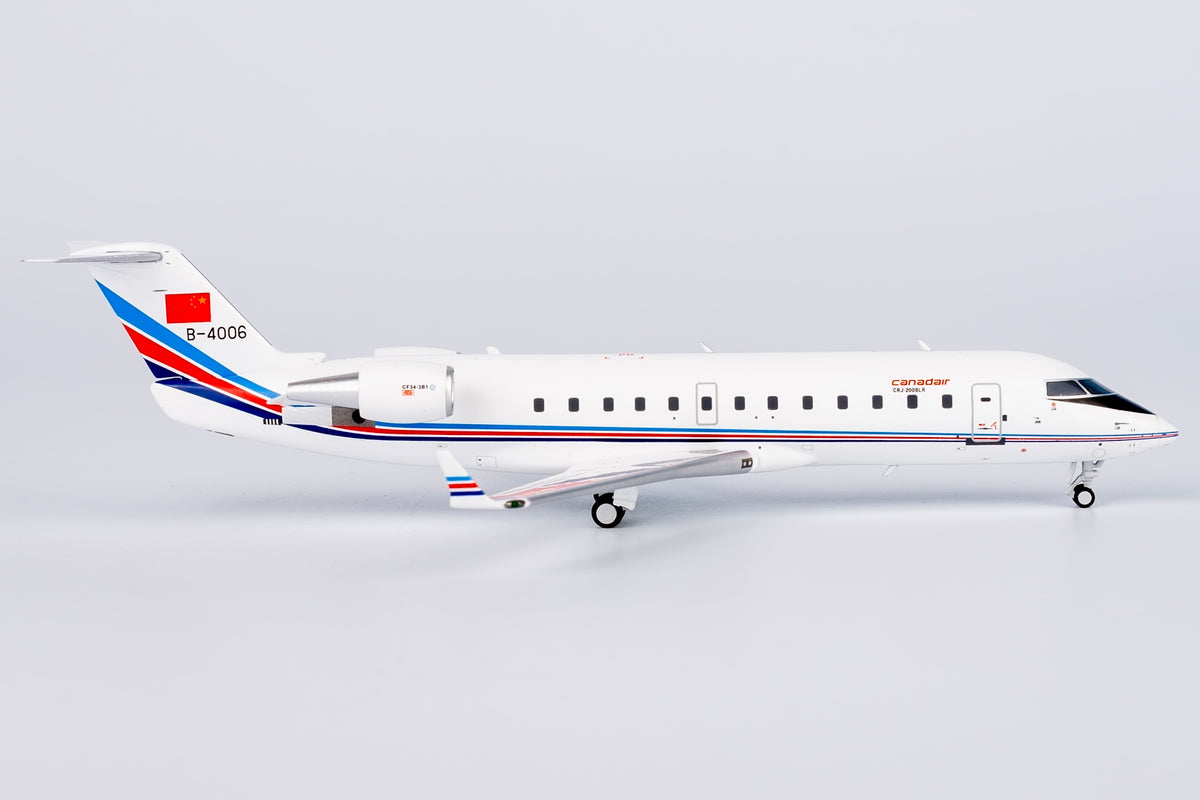 1/200 PLA Air Force CRJ-200LR B-4006 NG52092