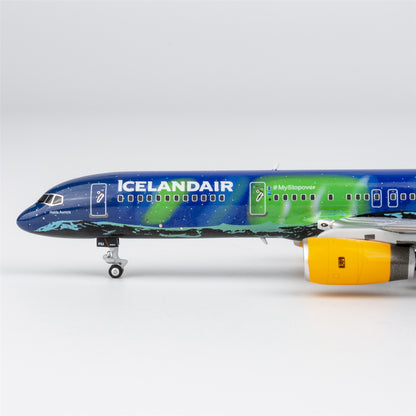 1/400 Icelandair Boeing 757-200 TF-FIU "Luxurious Packaging Restock expected December." NG53211