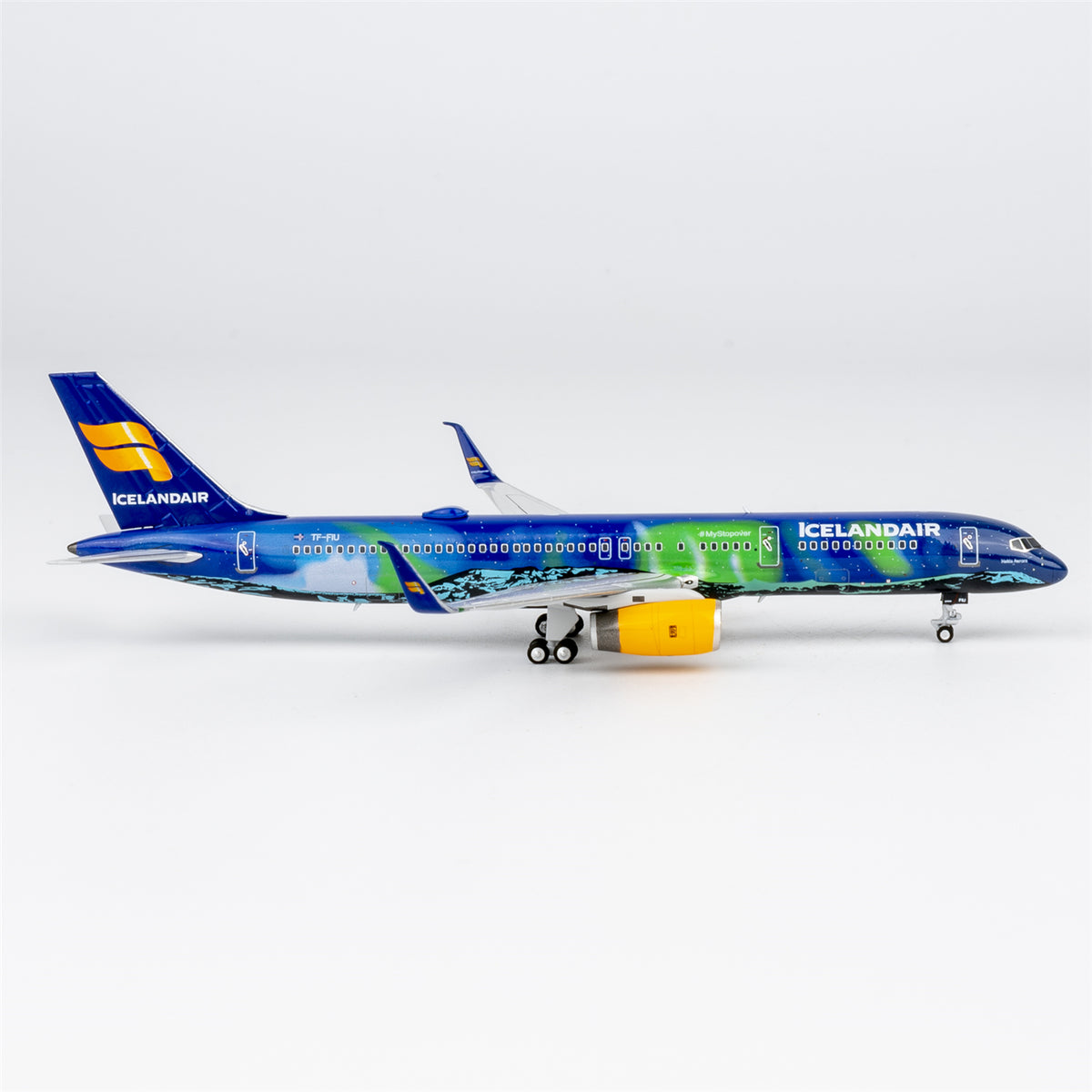 1/400 Icelandair Boeing 757-200 TF-FIU "Luxurious Packaging Restock expected December." NG53211