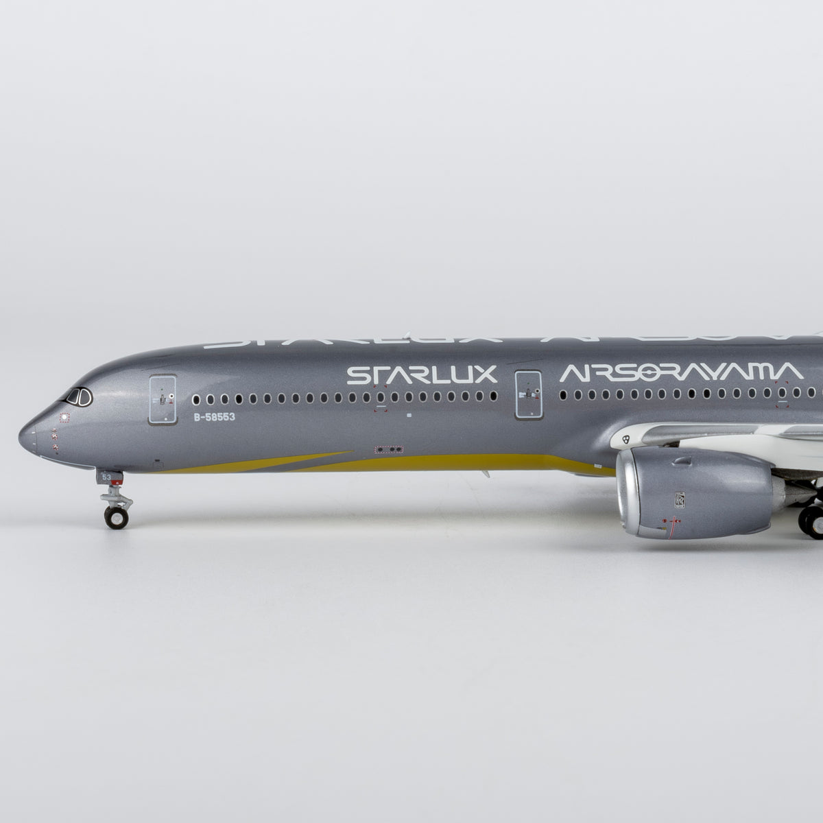 1/400 Starlux Airlines Airbus A350-1000 B-58553 "Airsorayama Silver; Luxurious packaging" NG57045