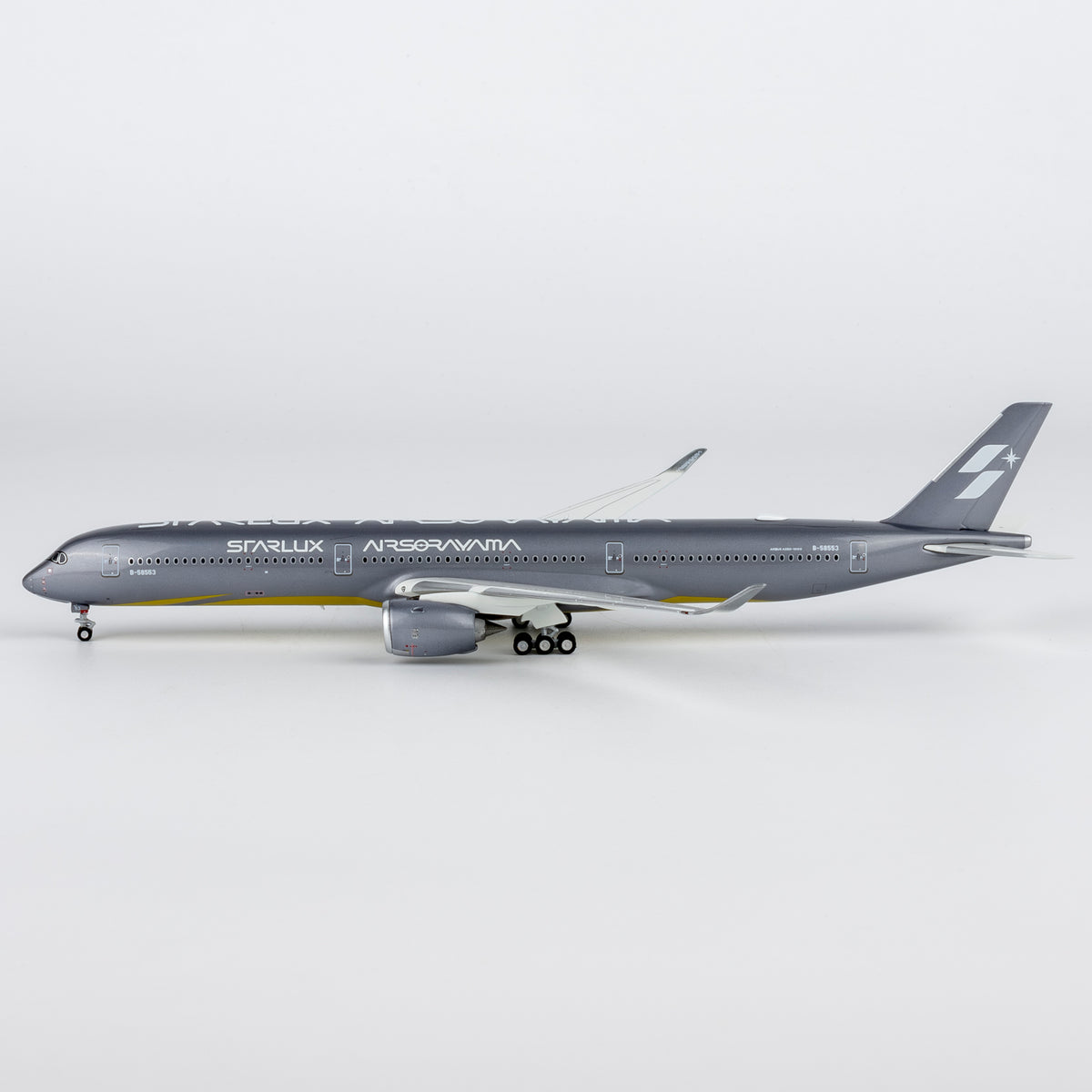 (Pre-sale) 1/400 Starlux Airlines A350-1000 "Airsorayama Silver" B-58553 YY350K03FD