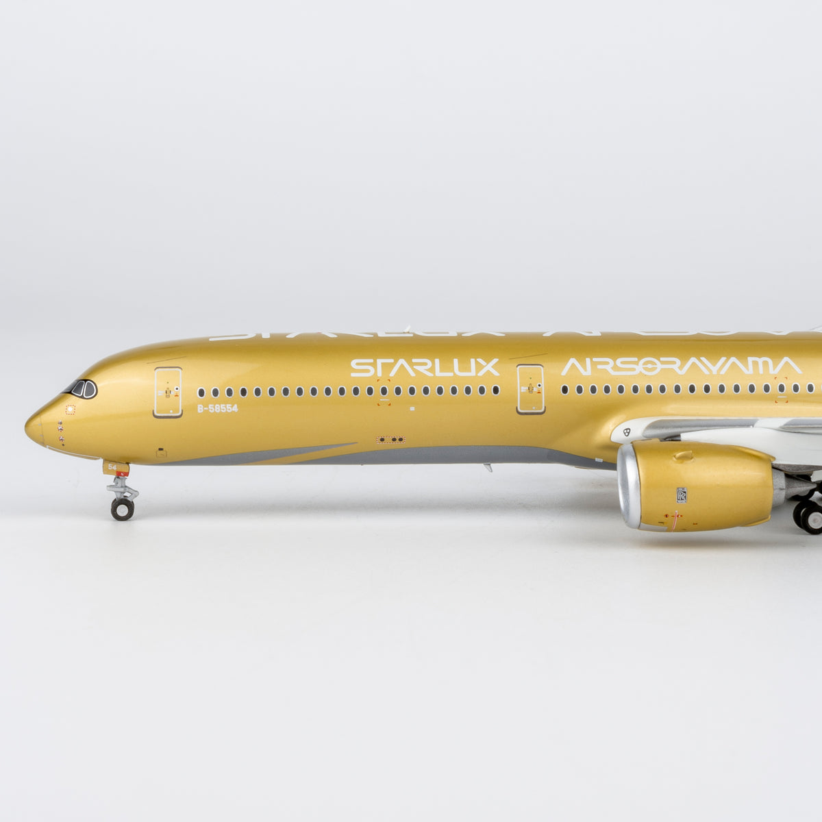 (Pre-sale) 1/400 Starlux Airlines A350-1000 "Airsorayama Golden" B-58554 YY350K04