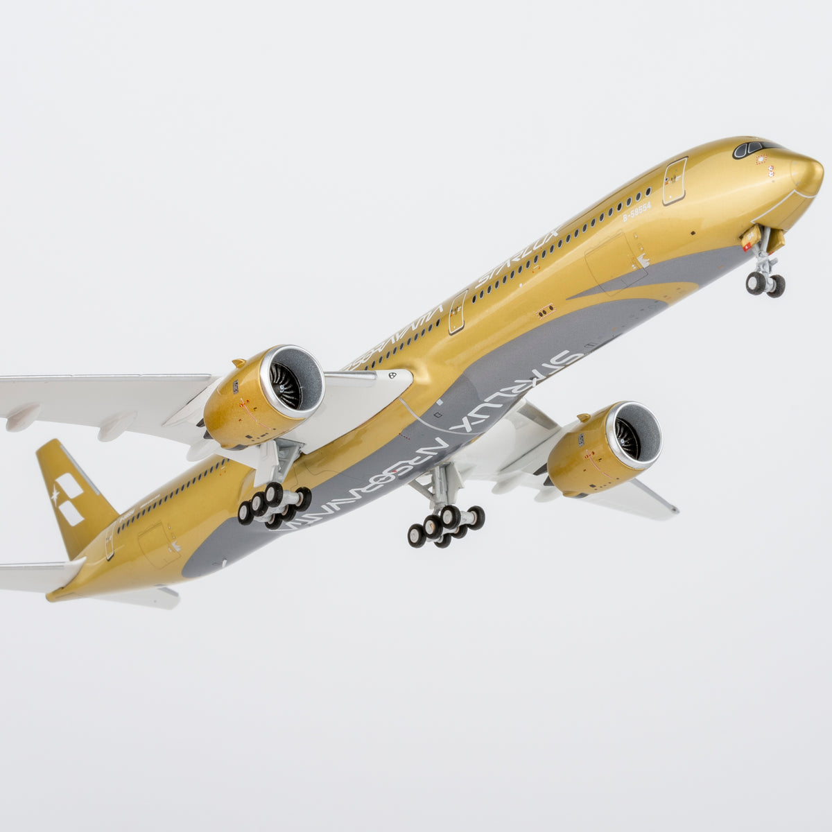 (Pre-sale) 1/400 Starlux Airlines A350-1000 "Airsorayama Golden" B-58554 YY350K04