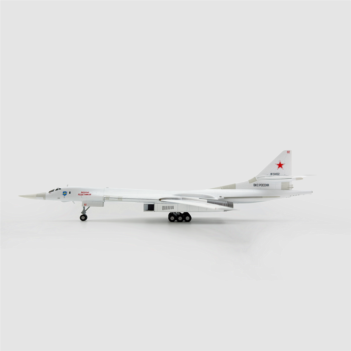 1/200 Russian Air Force Tu-160 572118 - image 6