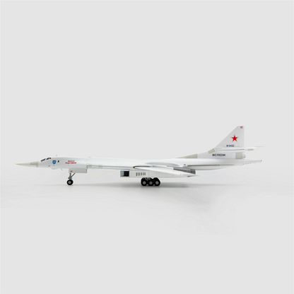 1/200 Russian Air Force Tu-160 572118 - image 6