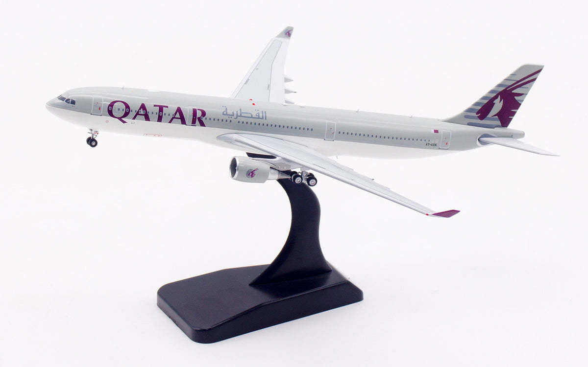 1/400 Qatar A330-300 A7-AEN AV4355 - image 6