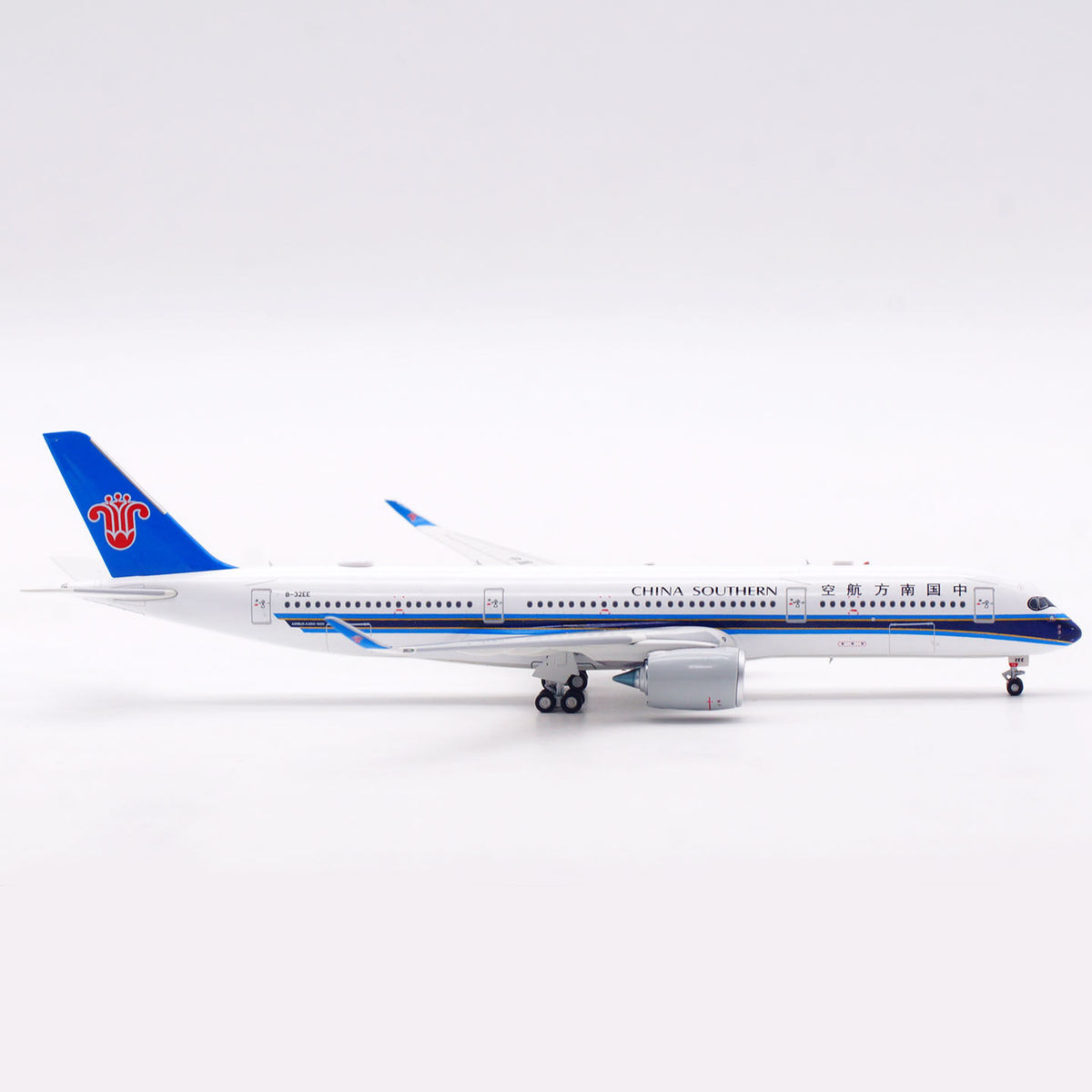 1/400 China Southern Airlines A350-900 B-32EE AV4366 - image 6