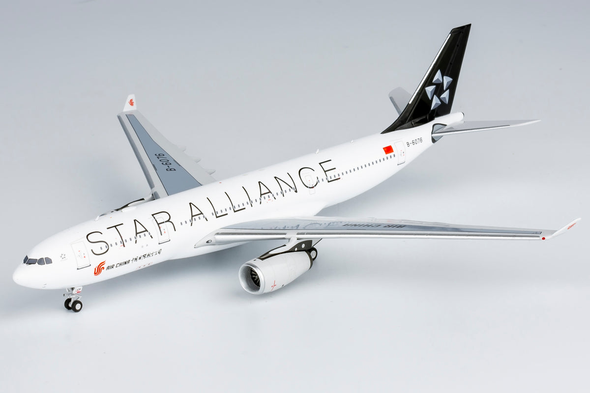 1/400 Air China Airbus A330-200 B-6076 "Star Alliance" NG61083