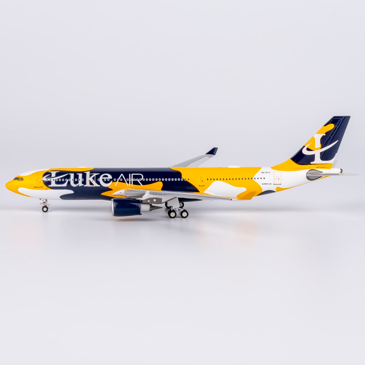 1/400 Luke Air Airbus A330-200 9H-RTU NG61097